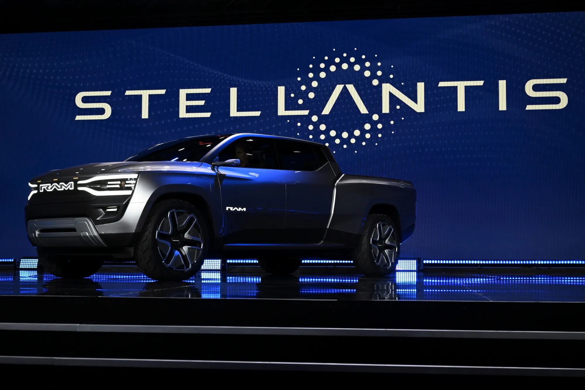 Stellantis’in kârı ve gelirleri düştü