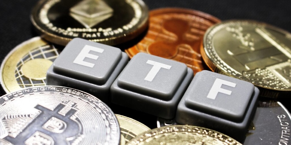 Piyasalar düşüşteyken spot ETF’ler için uzun vadeli hamleler geliyor
