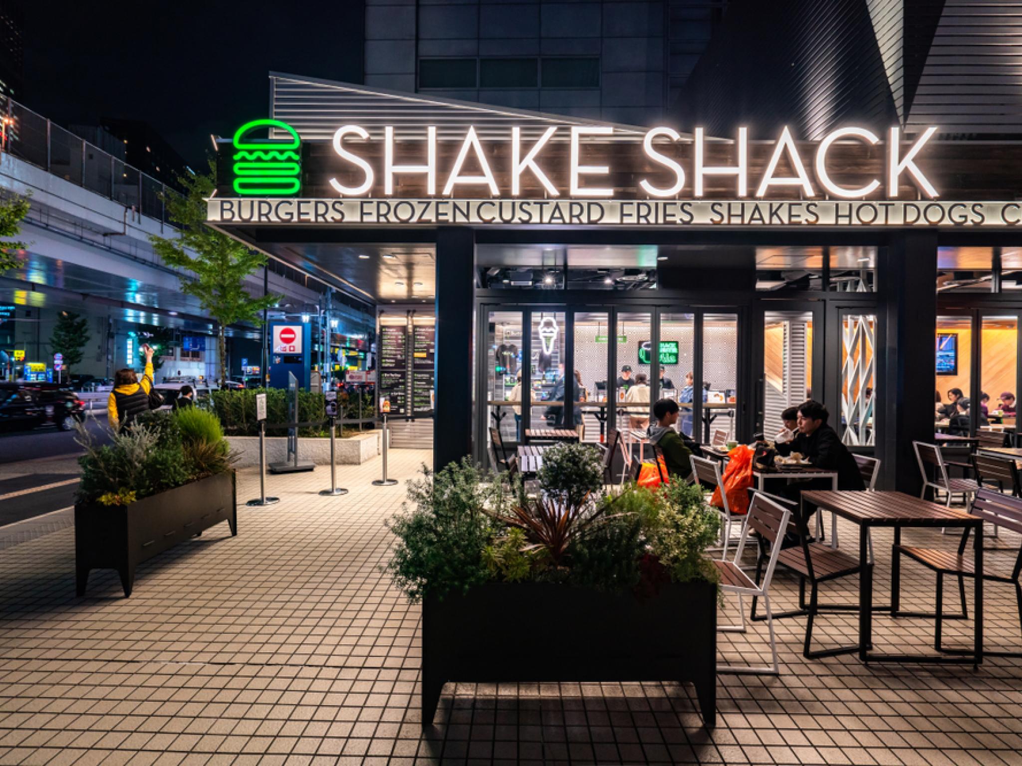 Delta, First Class’ta Shake Shack burgeri sunacak