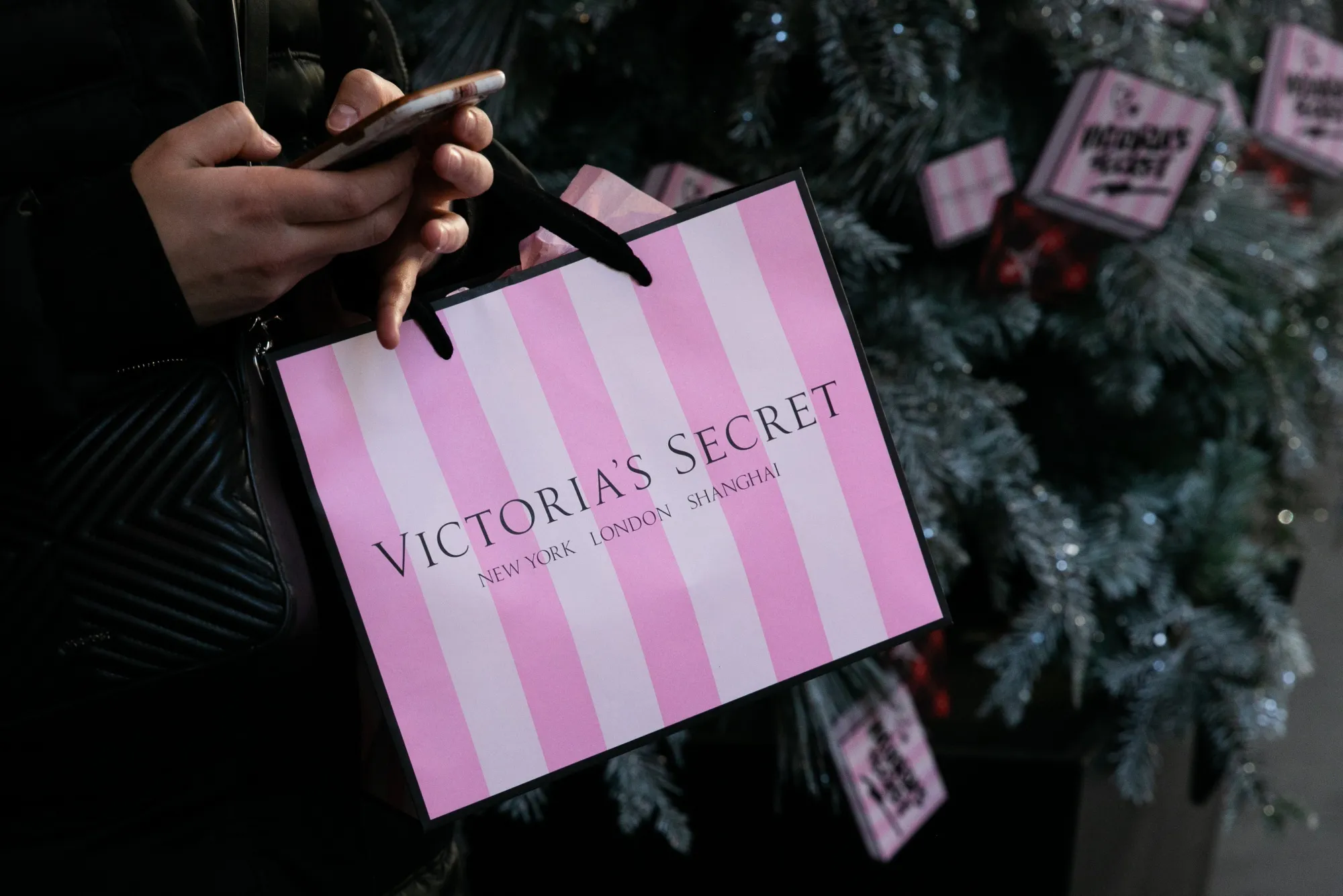 Victoria’s Secret’ın kârı azaldı