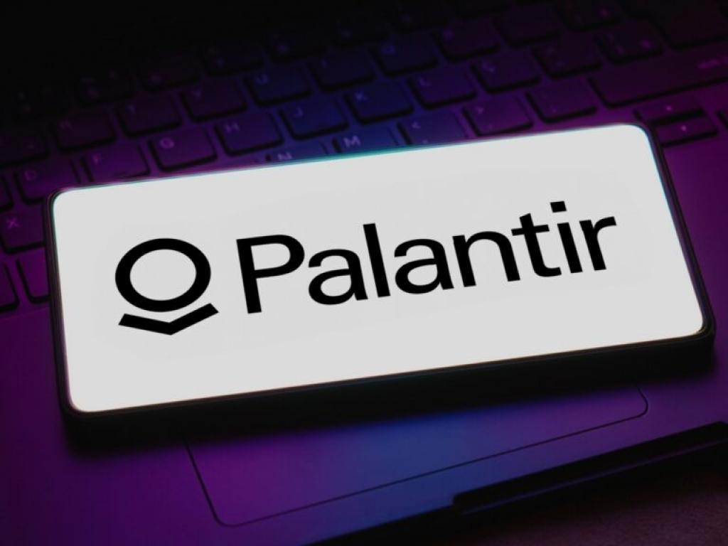 Palantir ABD ordusuna mobil savaş istasyonları teslim etti
