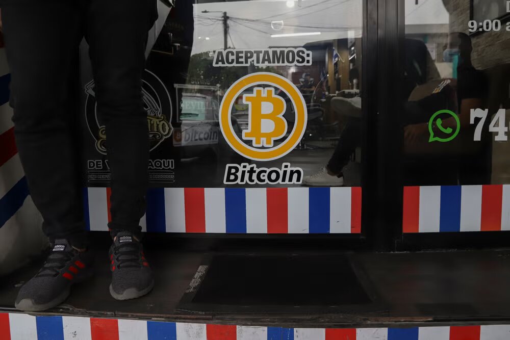 El Salvador, IMF baskısına rağmen Bitcoin almaya devam ediyor
