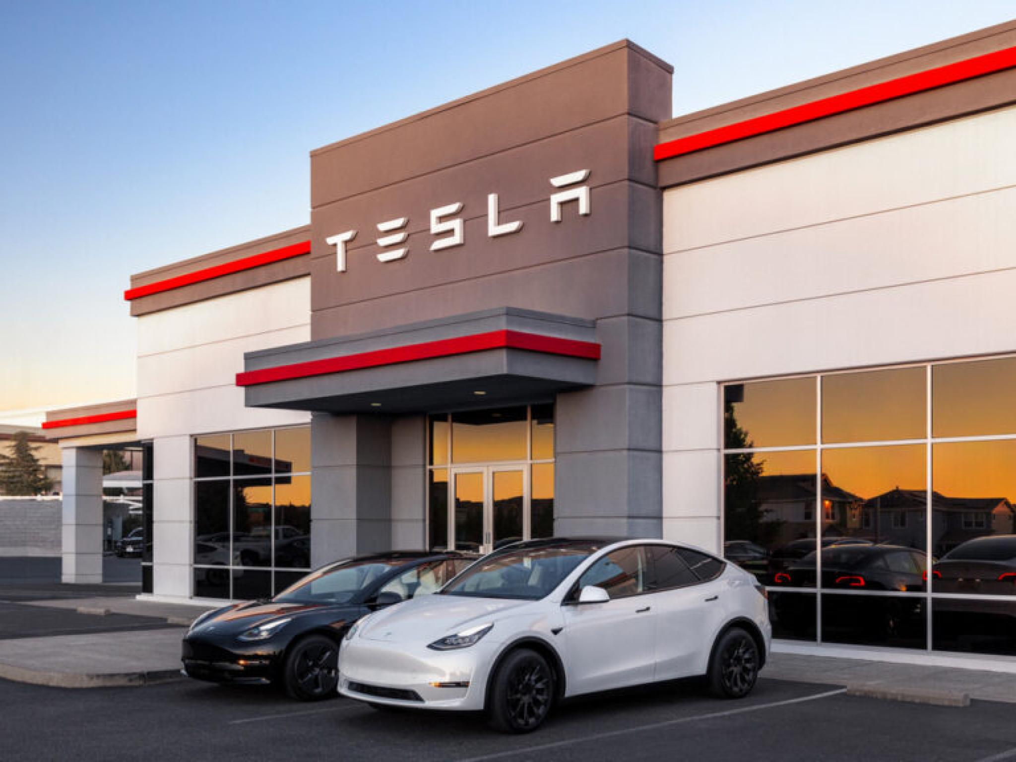 Tesla hisseleri düşük teslimatlar nedeniyle geriledi
