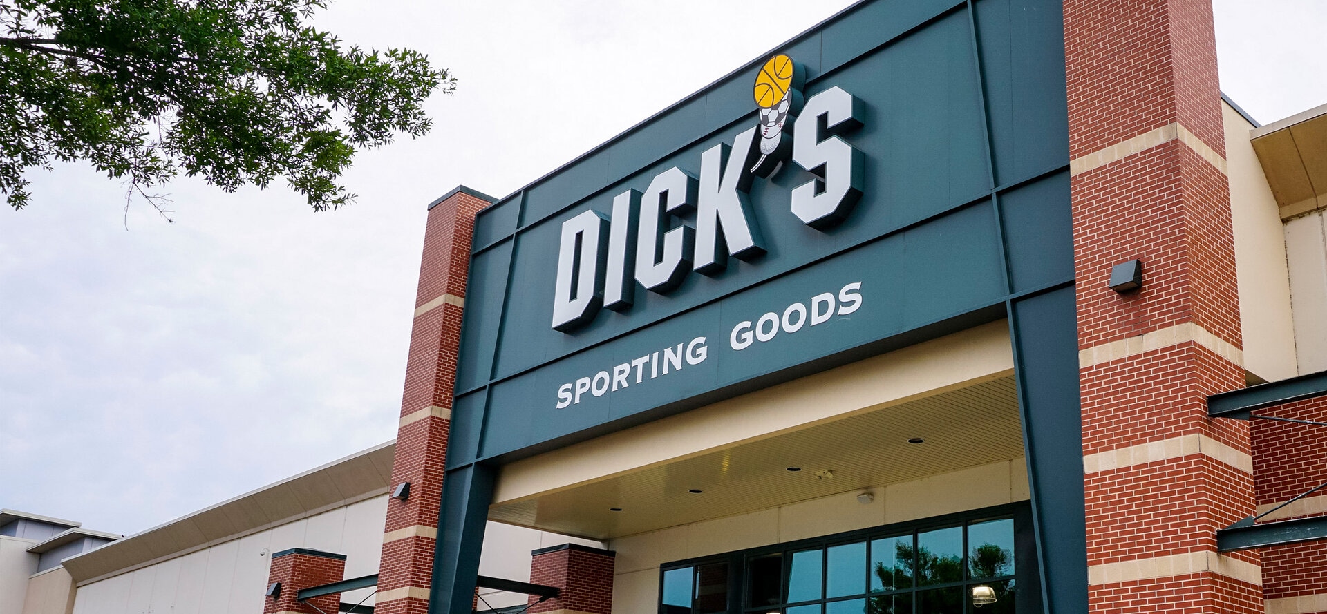 Dick’s Sporting Goods’un kârı azaldı
