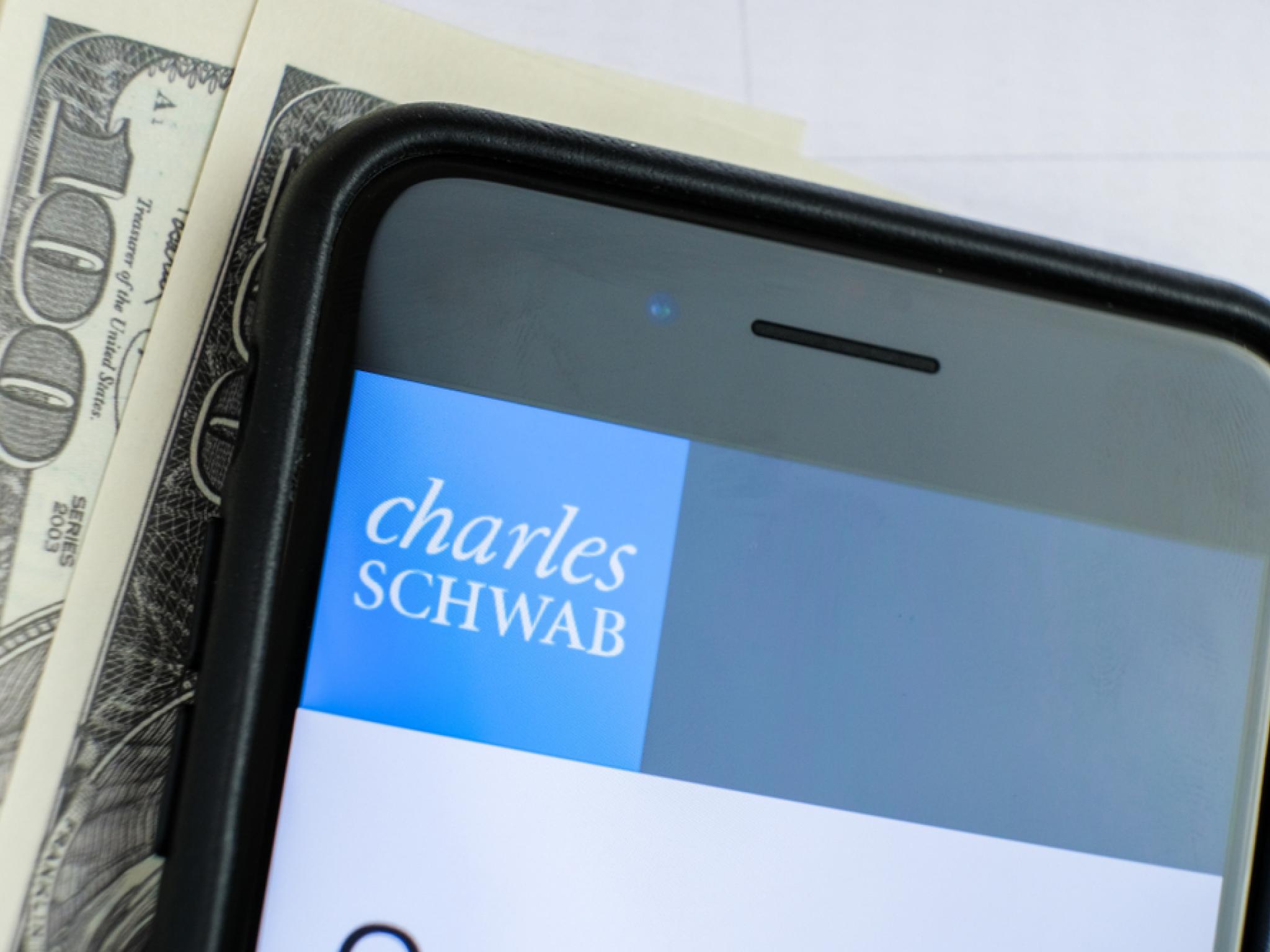 Charles Schwab’ın müşteri varlıkları 10 trilyon doları aştı