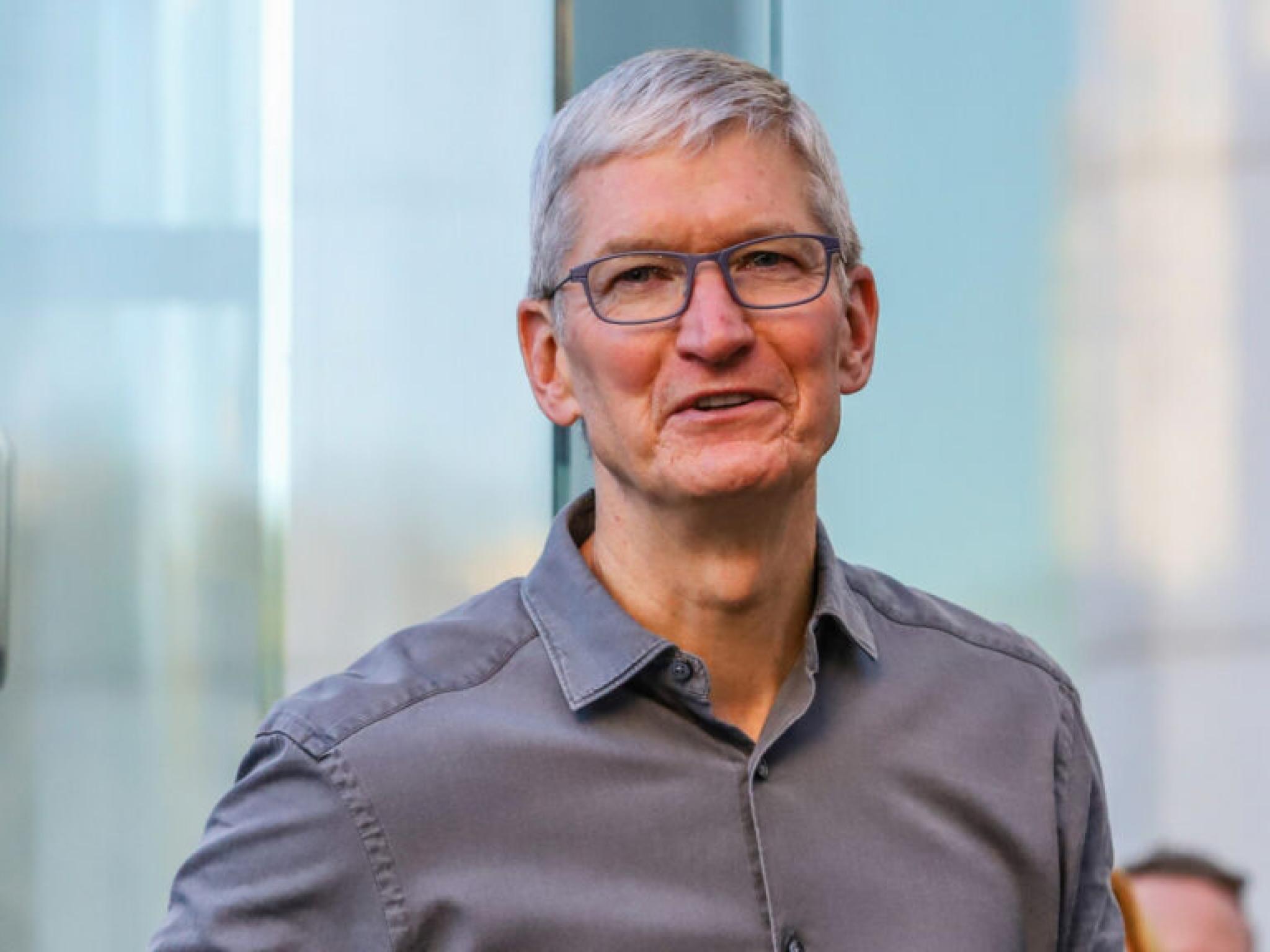Apple’da liderlik değişiklikleri ve yeni ürün özellikleri