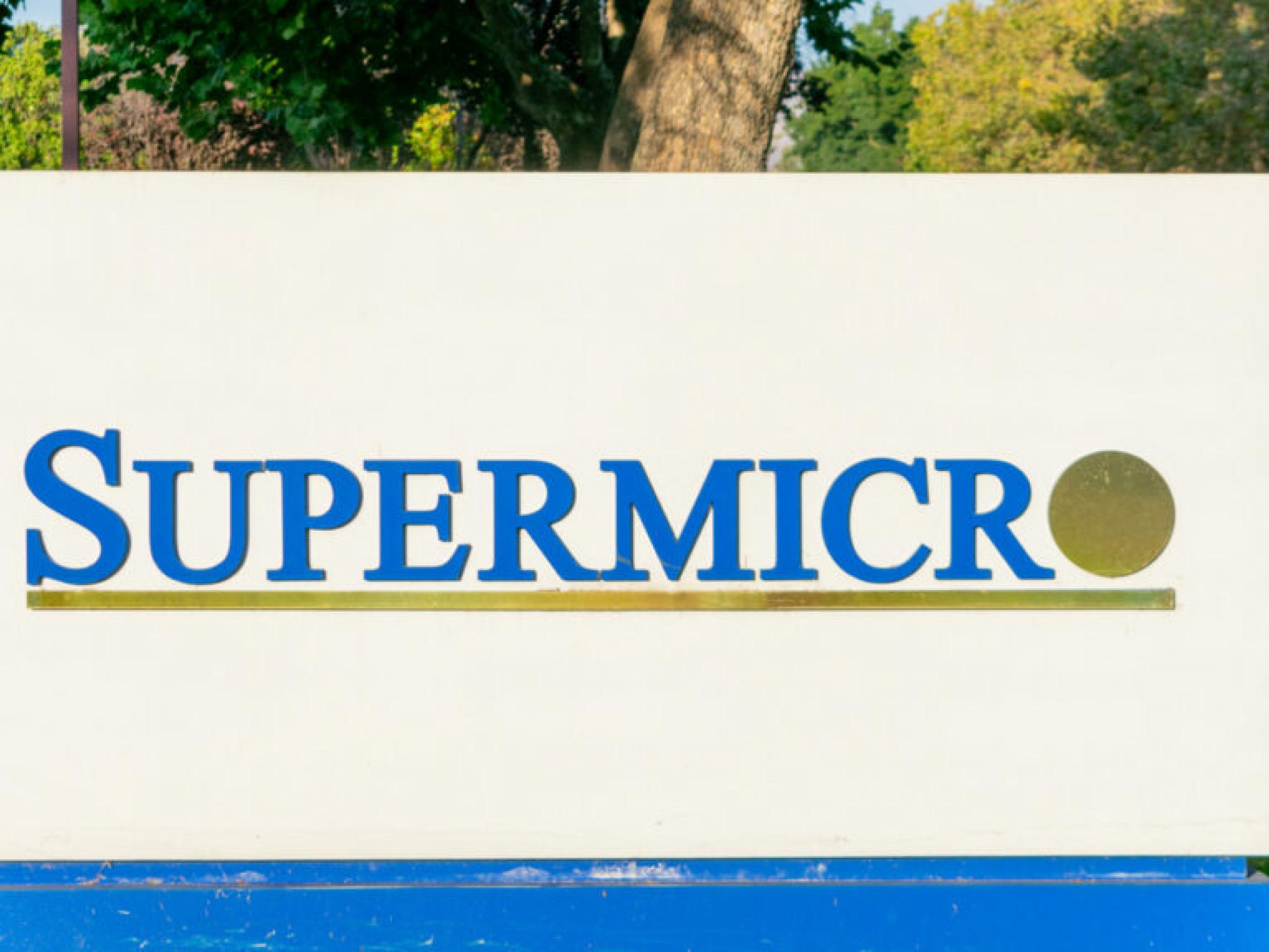 Super Micro yeni yapay zekâ altyapı çözümlerini tanıttı, SMCI piyasa öncesinde yükseldi