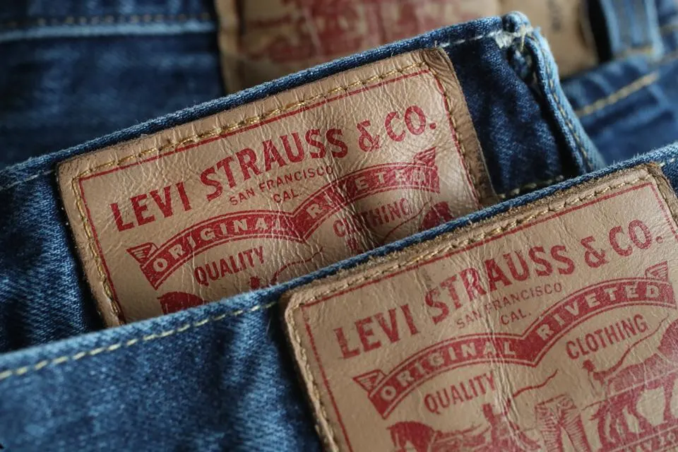 Levi Strauss beklentilerin altında gelir açıkladı