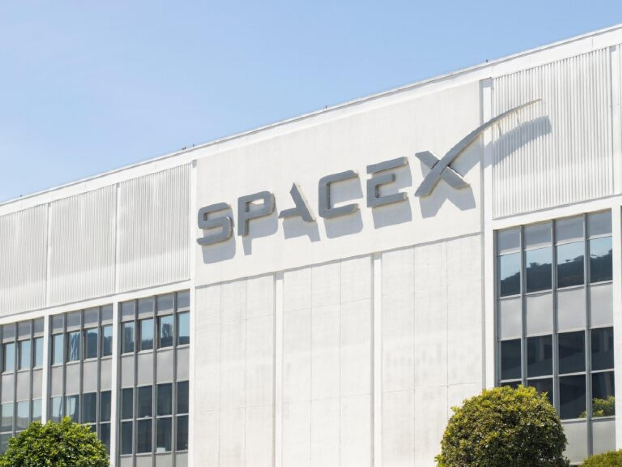 SpaceX’ten yeni rekor: 27. başarılı fırlatmayı gerçekleştirdi
