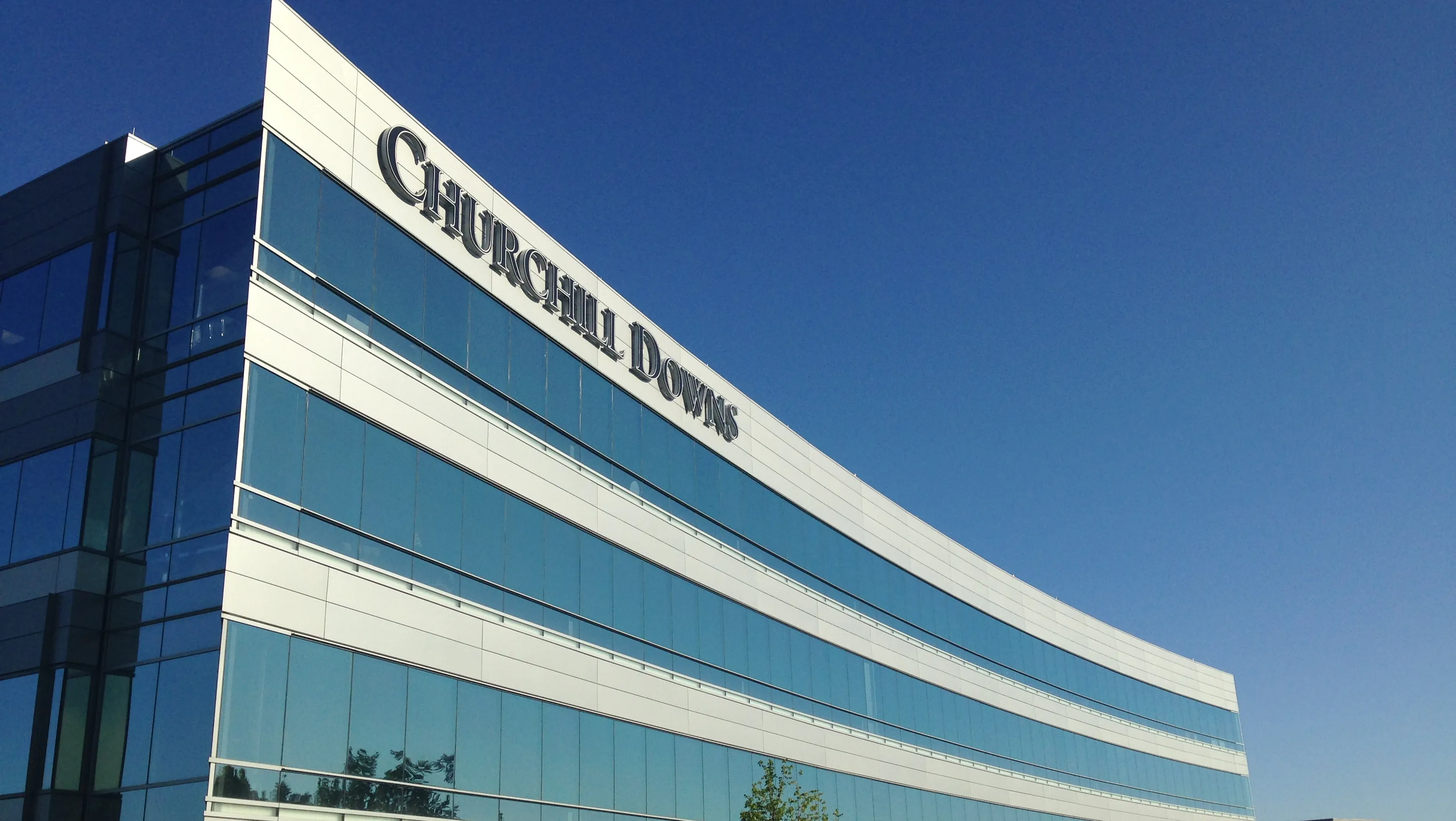 Churchill Downs’ın kârı azaldı