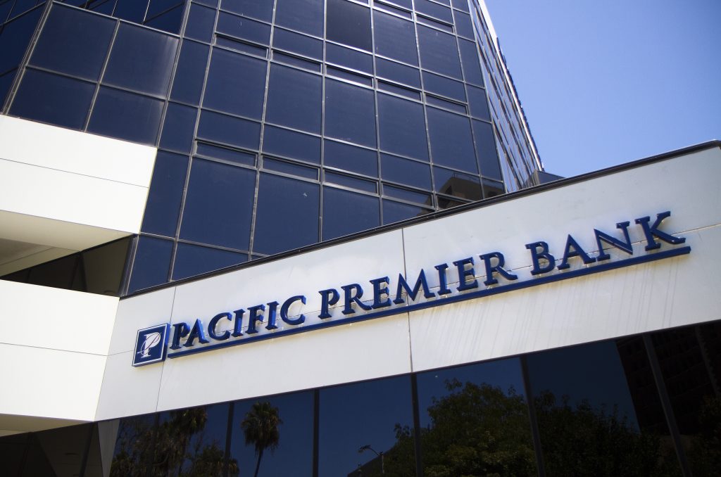 Pacific Premier Bancorp kârı beklentileri aştı