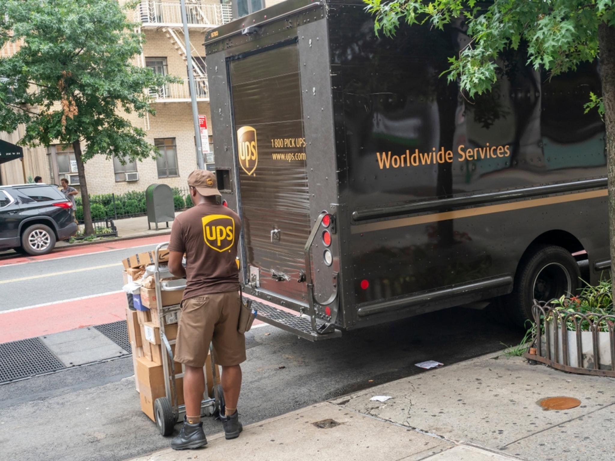 UPS’in ilk çeyrek kârı beklentileri aştı