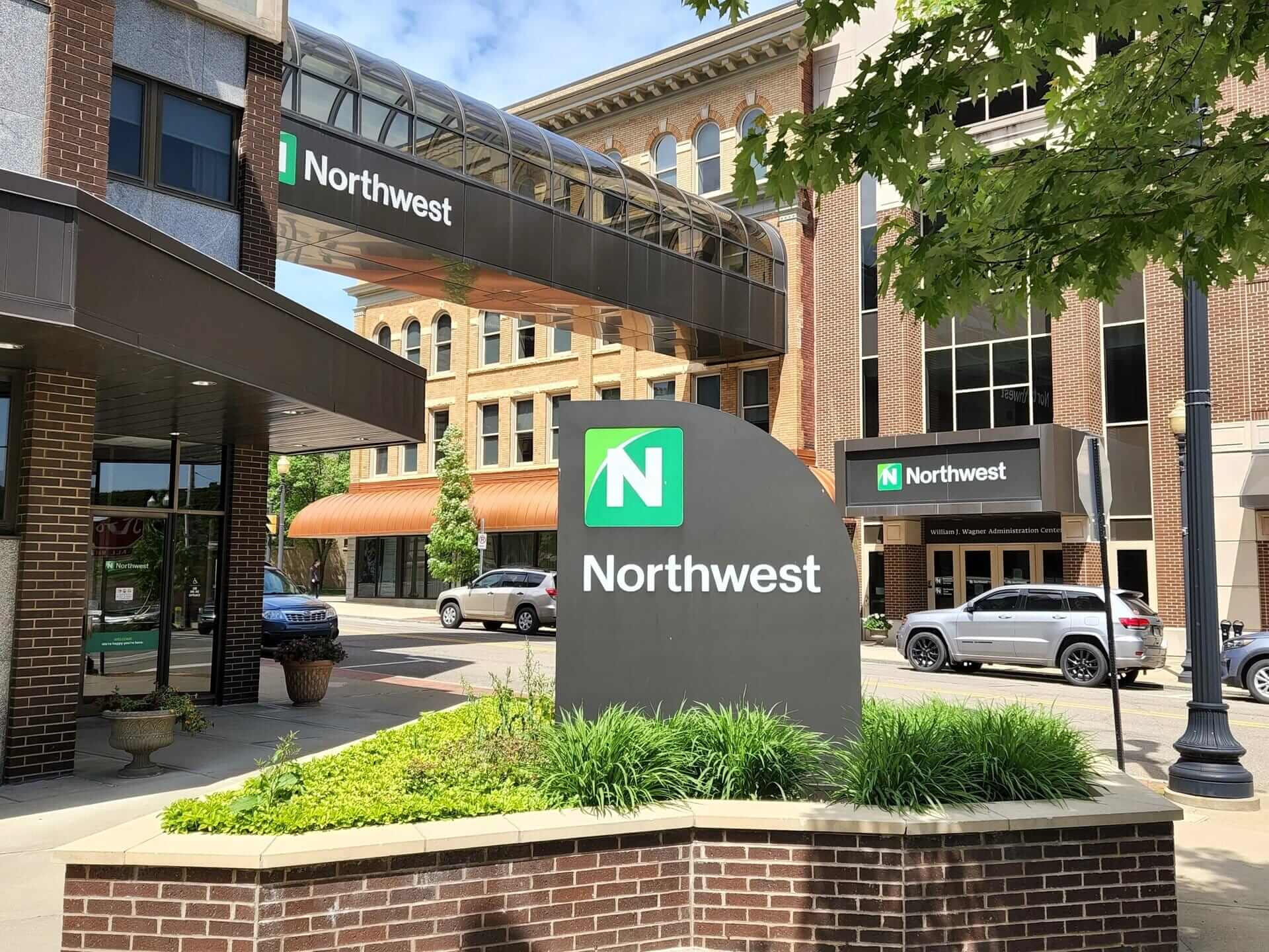 Northwest Bancshares’in kârı beklentileri aştı