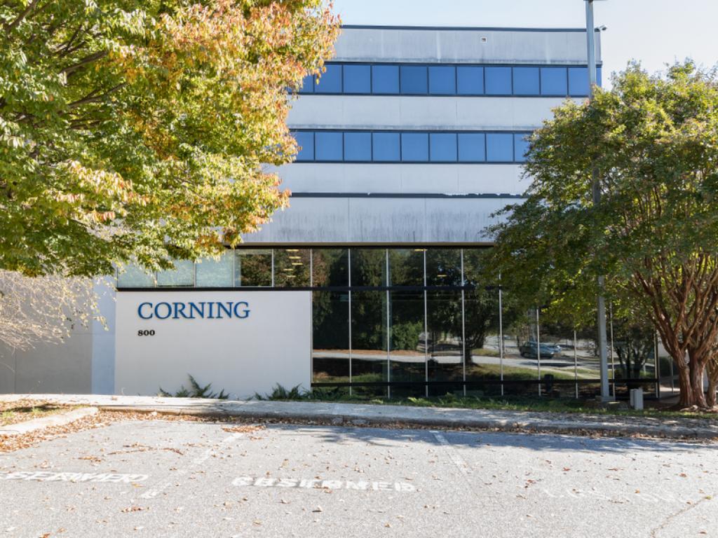 Corning’in ilk çeyrek satışları arttı