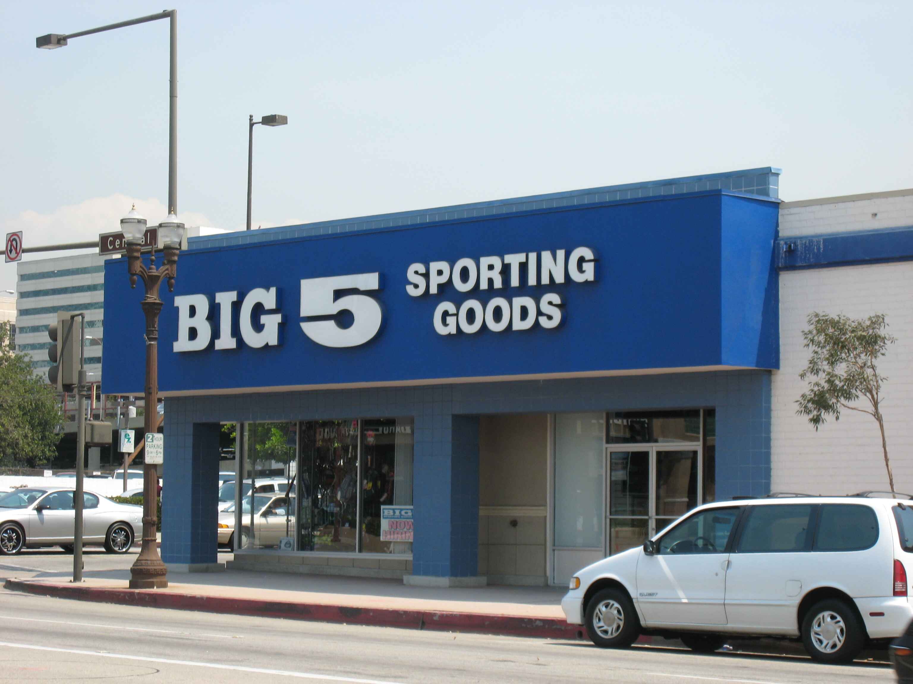 Big 5 Sporting Goods’un zararı arttı