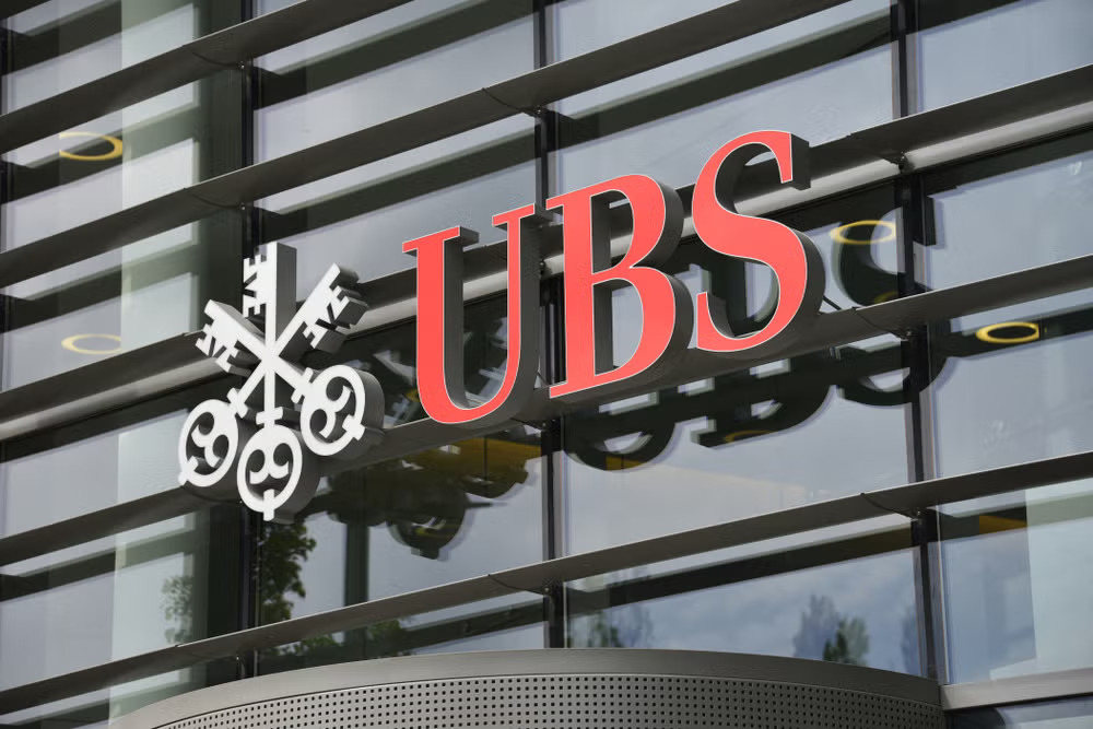 UBS’in gelir ve kârı azaldı