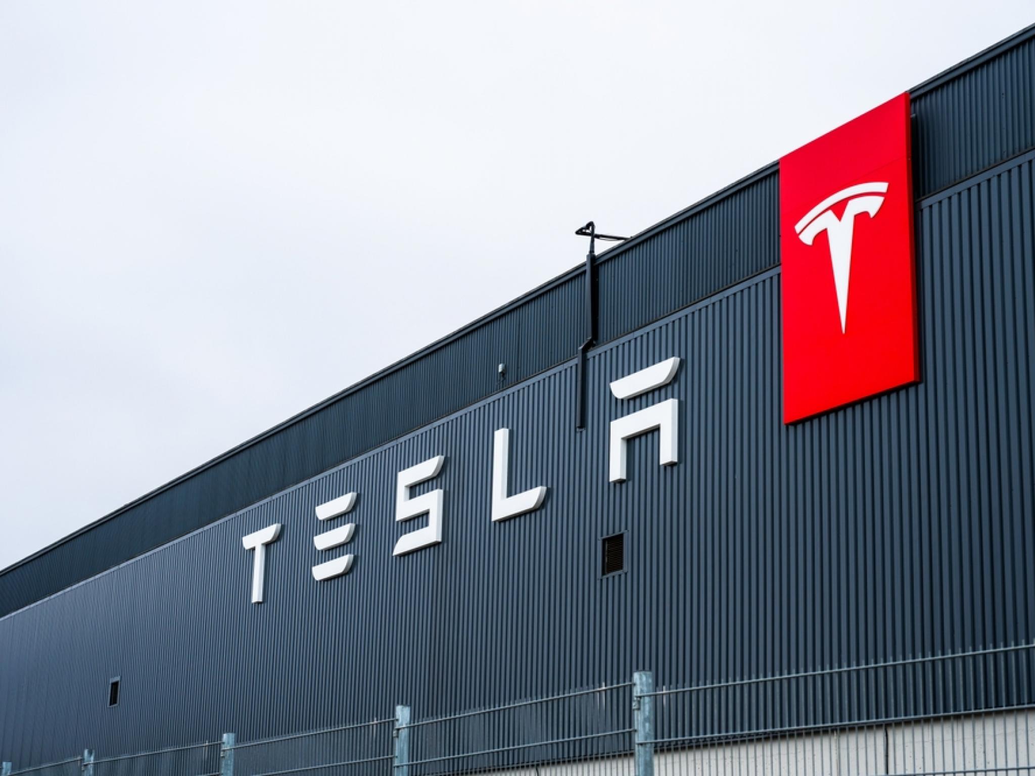 Musk’ın Tesla’daki geleceği belirsizliğini koruyor