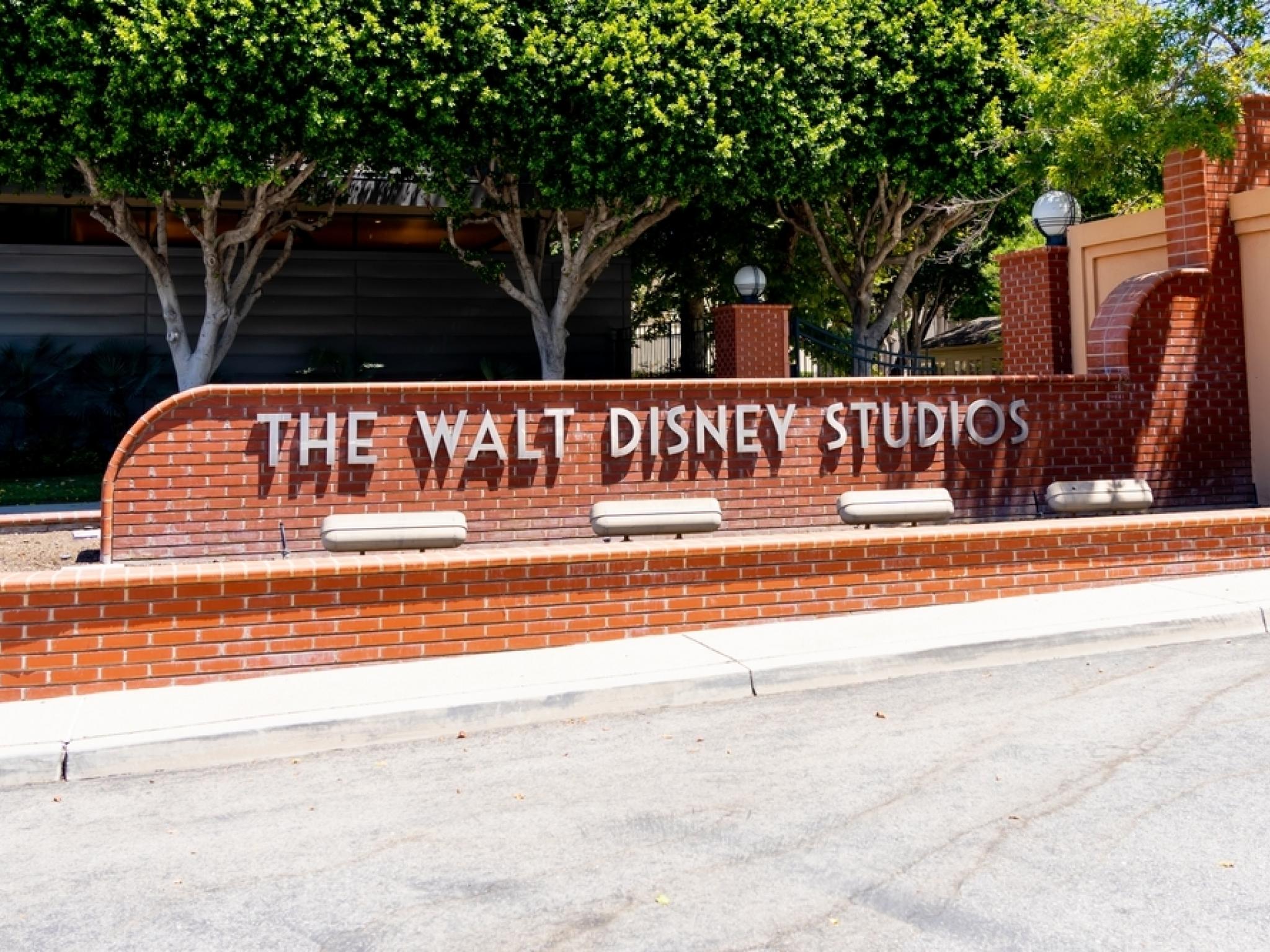 Disney’in gelirleri beklentileri aştı