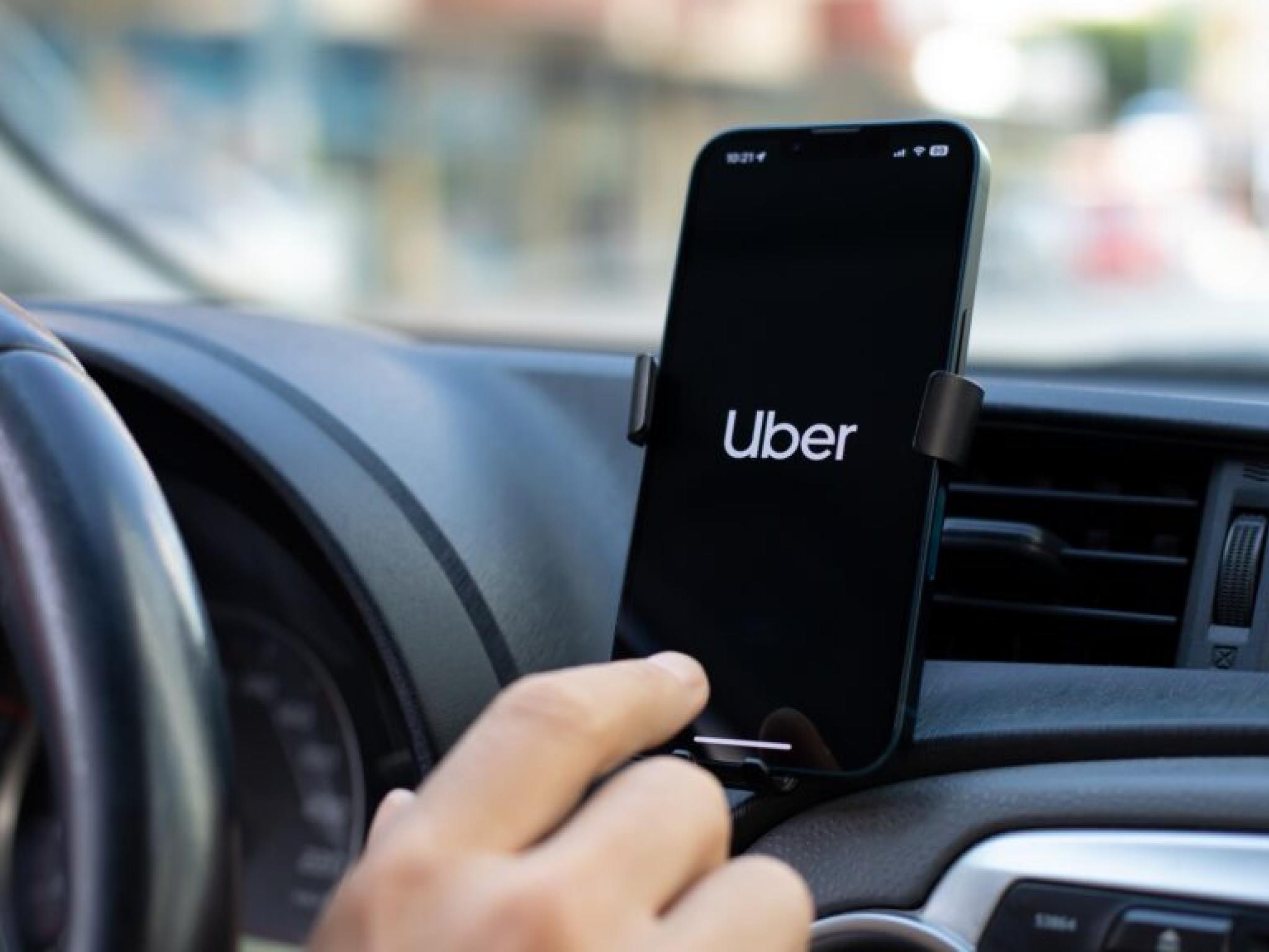 Uber’in otonom araçları insan sürücüleri geçti