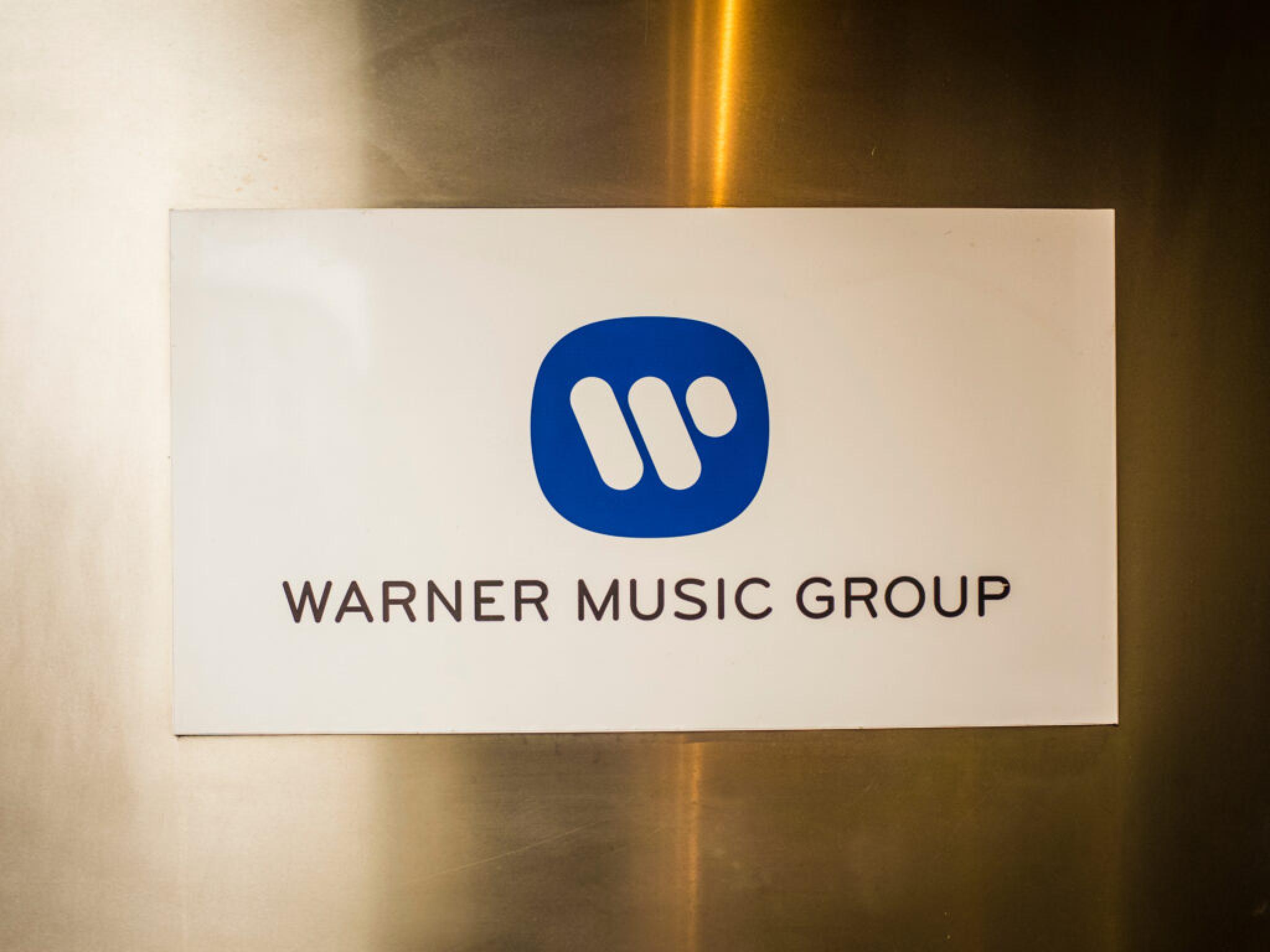 Warner Music’in gelirleri düştü