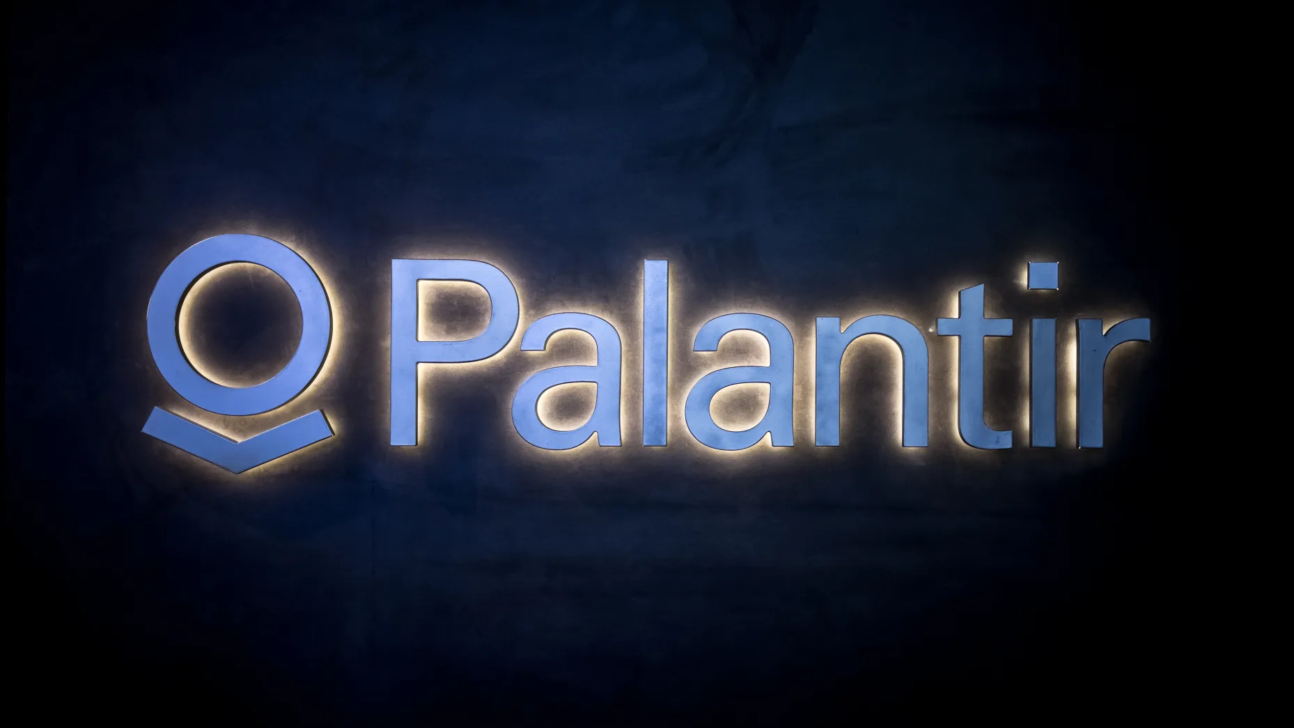Palantir, ABD’nin en değerli 10 teknoloji şirketinden biri oldu