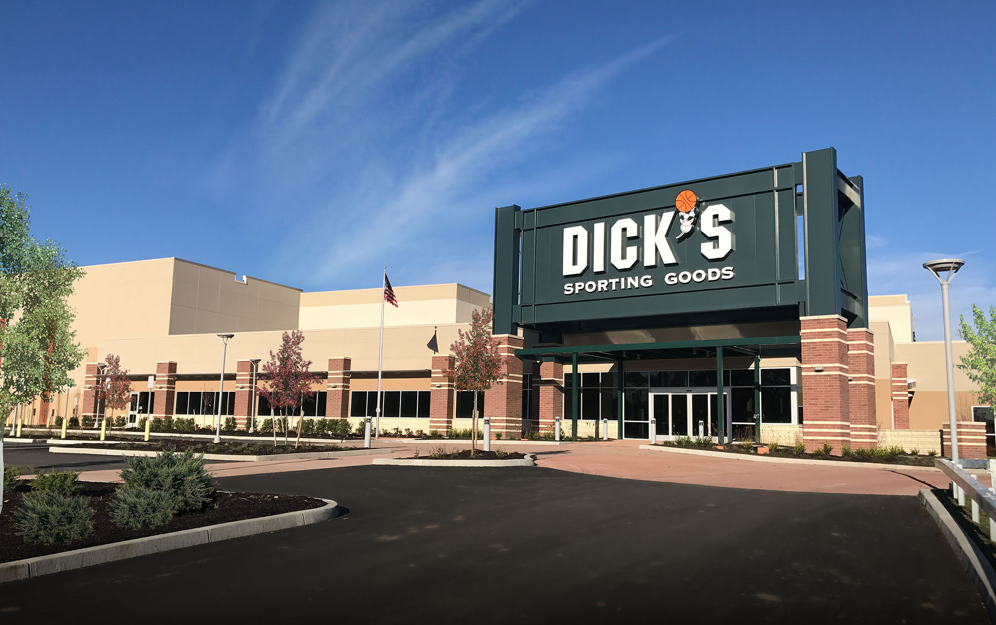 Dick’s Sporting Goods’un gelirleri arttı
