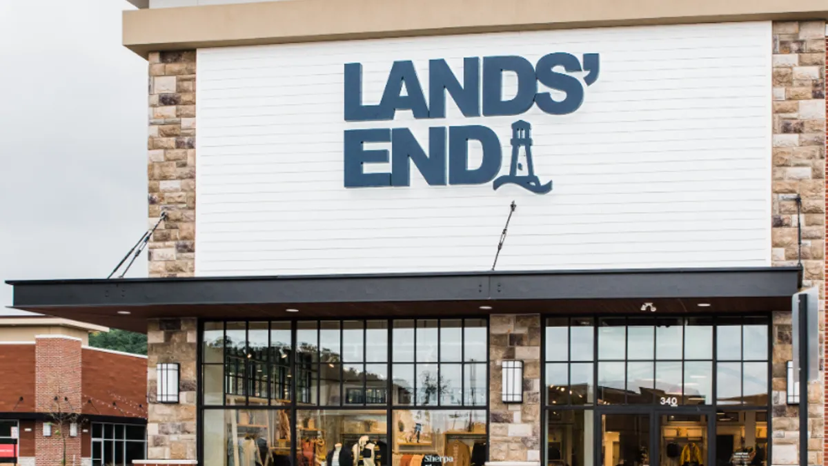 Lands’ End’in zararı azaldı