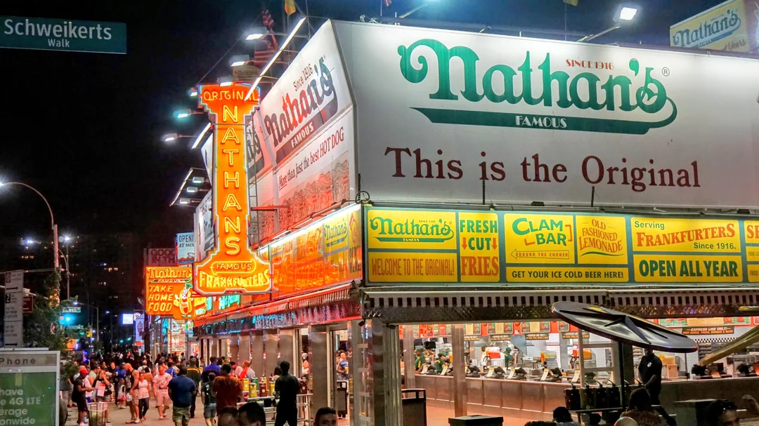 Nathan’s Famous’ın kârı ve satışları arttı