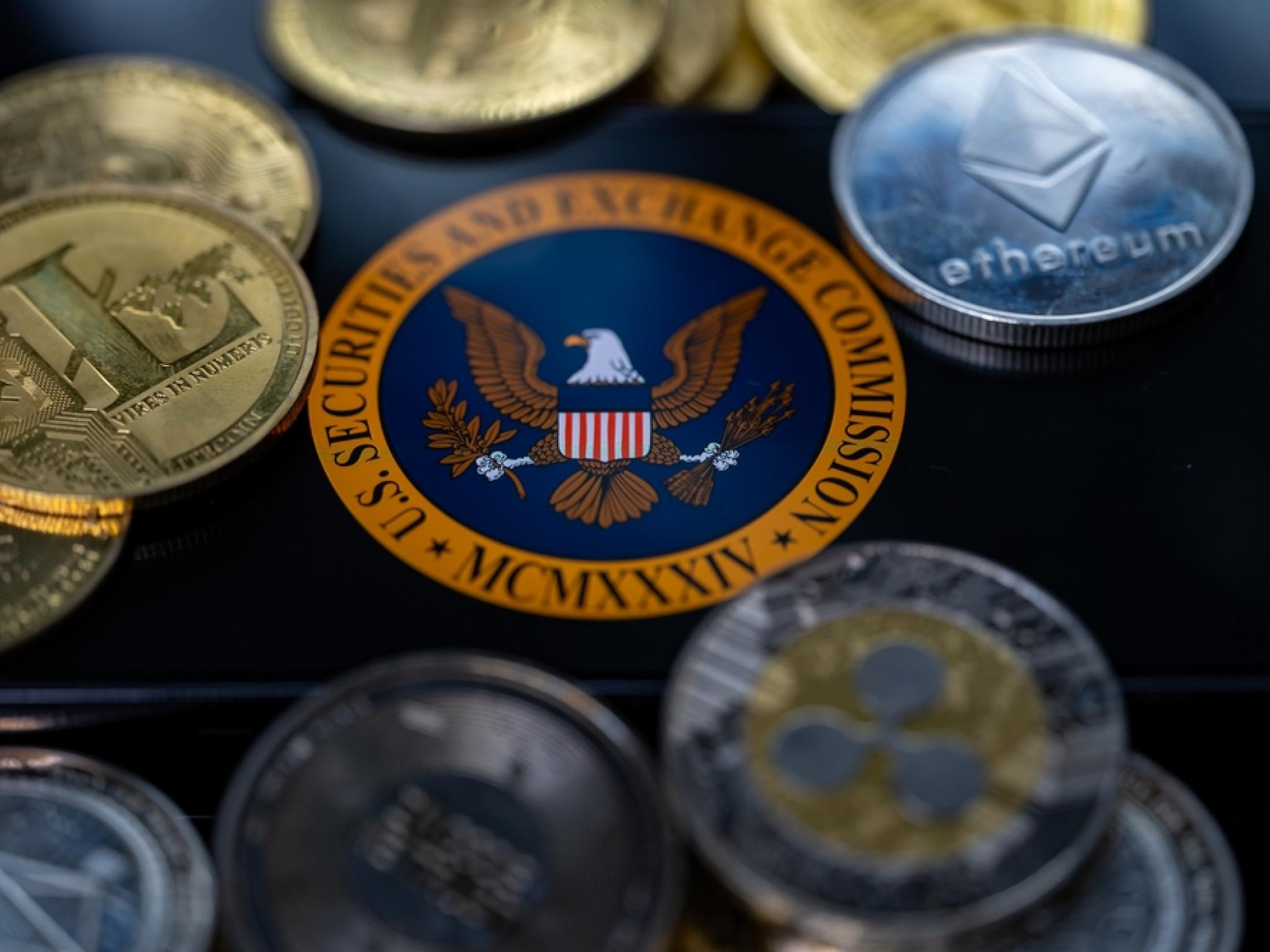 SEC’nin Grayscale fon onayı, XRP ve DOGE ETF’leri: Kripto benimsenmesi artıyor