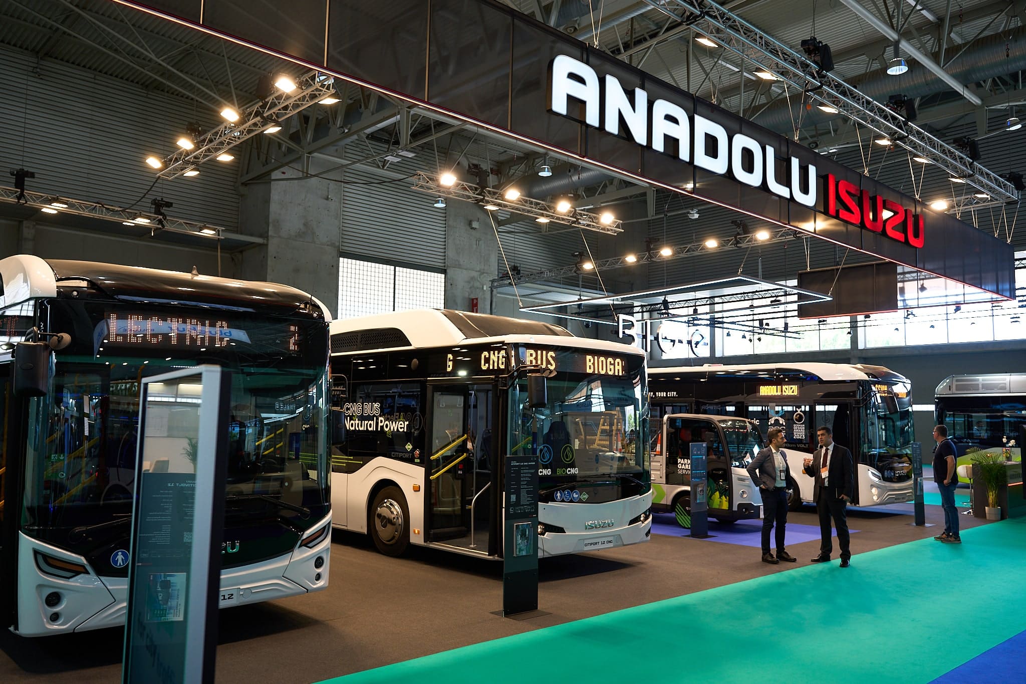 ASUZU, 2 elektrikli otobüs modelini Hamburg’da sergiledi