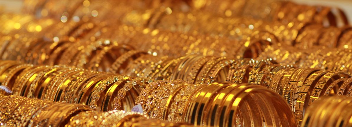 Altın, artan ticaret belirsizliğiyle yükseldi 