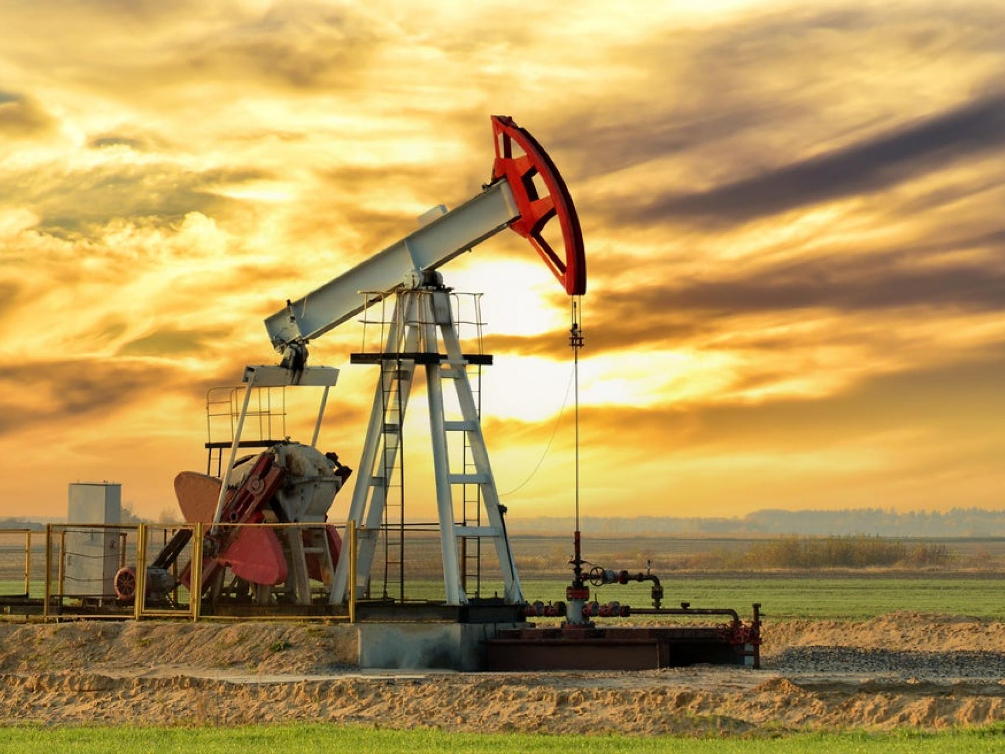 ABD borsaları karışık seyretti, petrol yükseldi