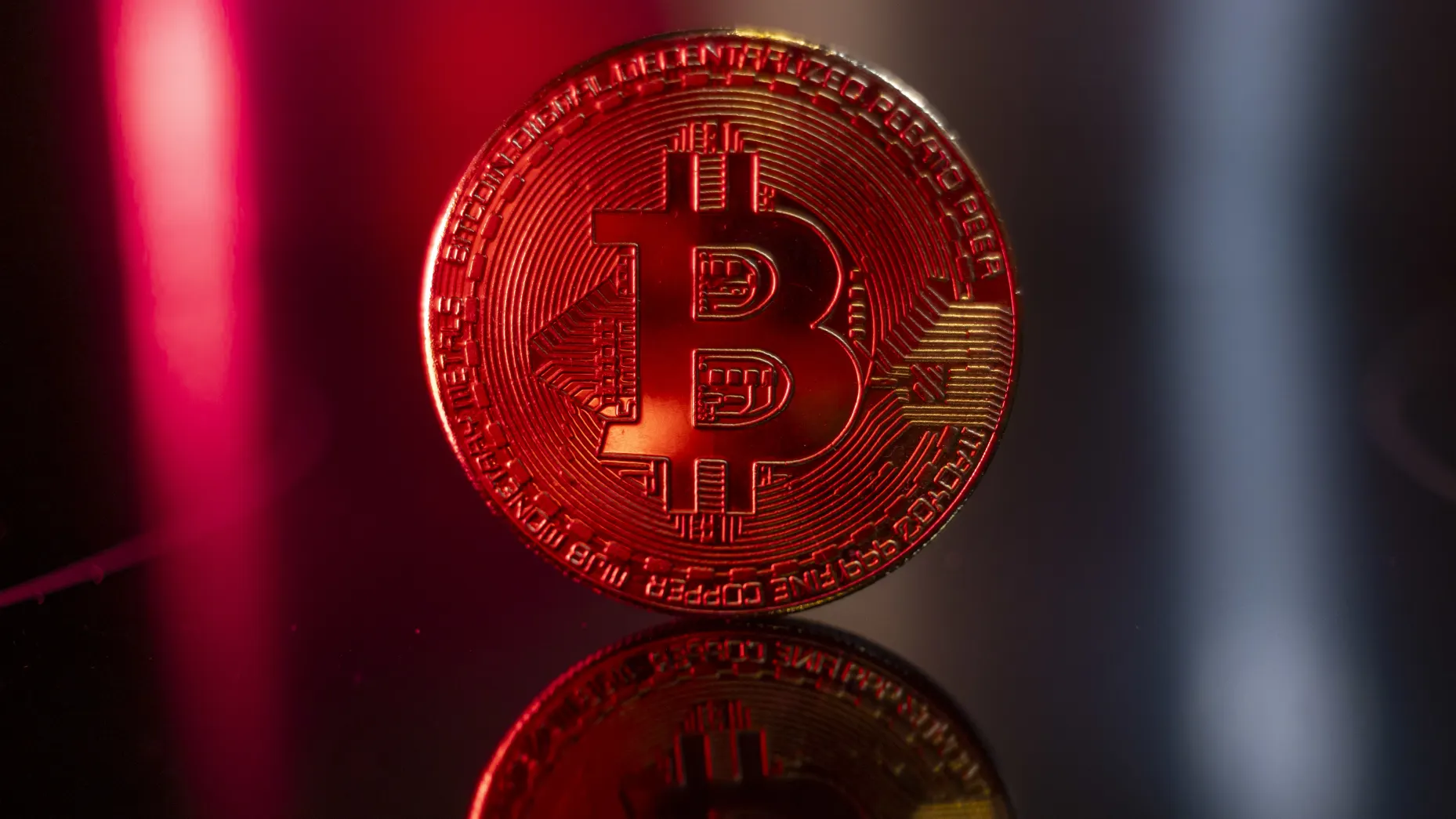 Milyarlarca dolarlık ETF akışına rağmen Bitcoin neden yükselmiyor?