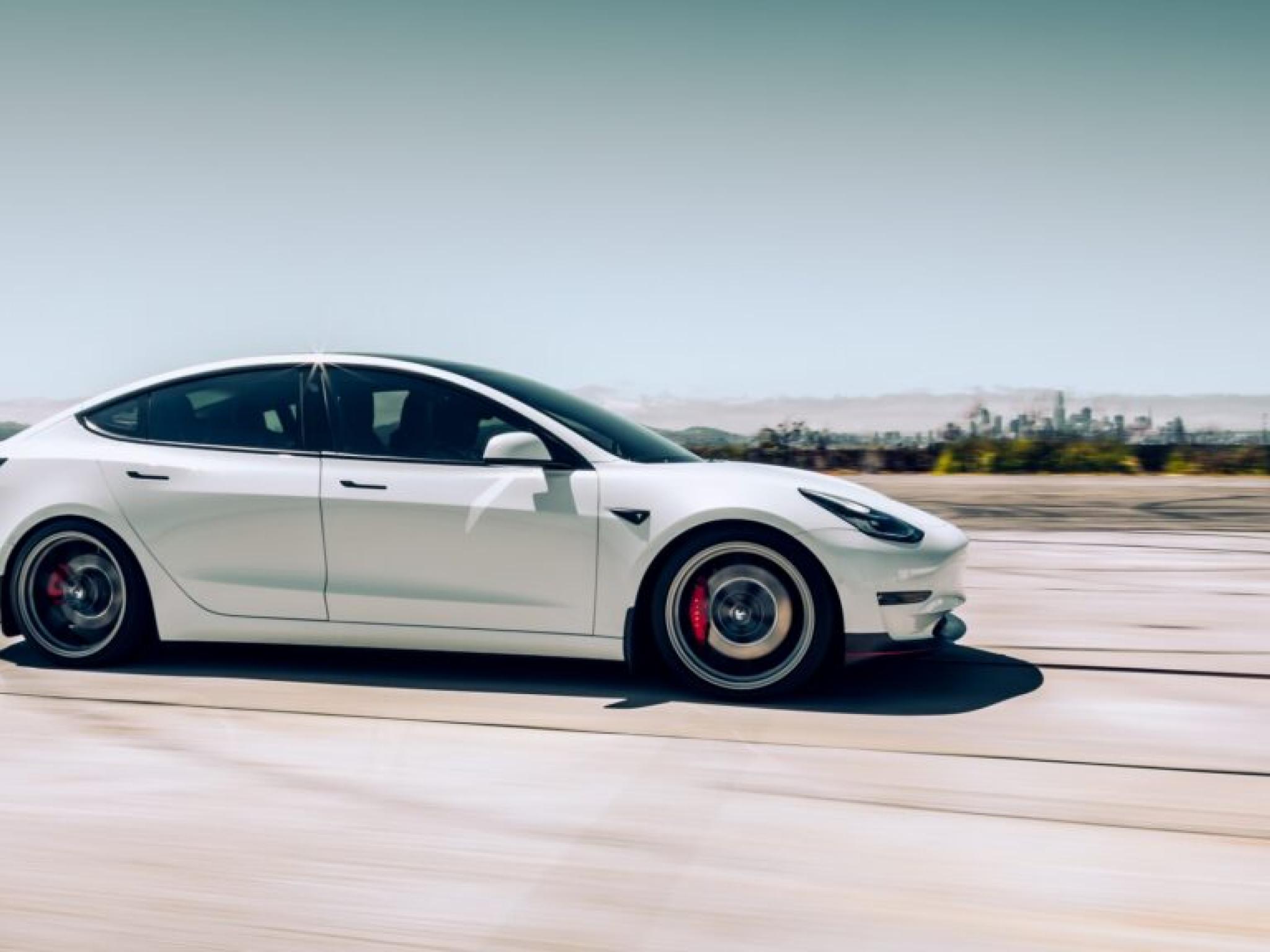 Tesla’dan otonom teslimat başarısı