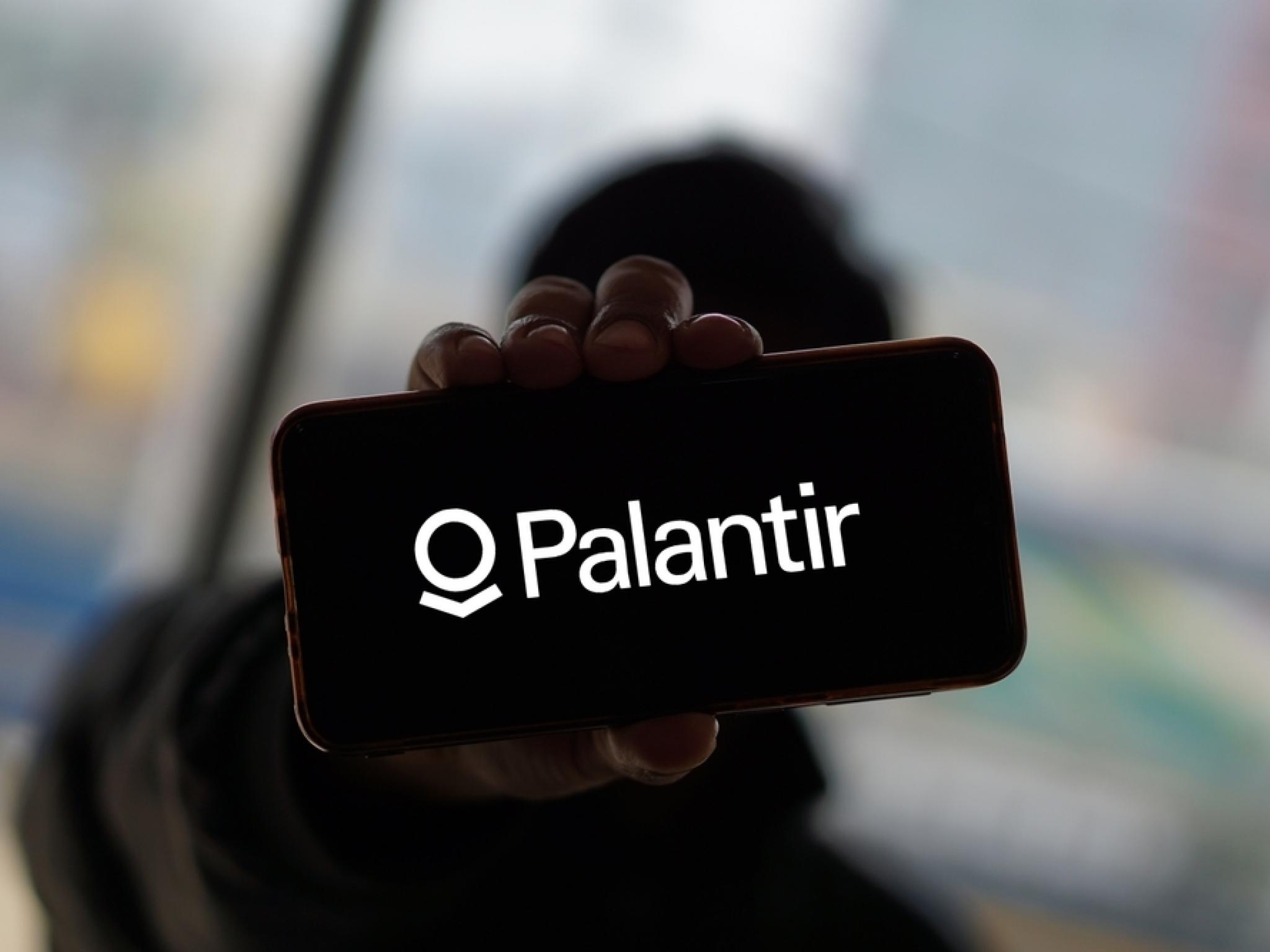 AT&T, yapay zekâ platformunu Palantir ile güçlendirdi
