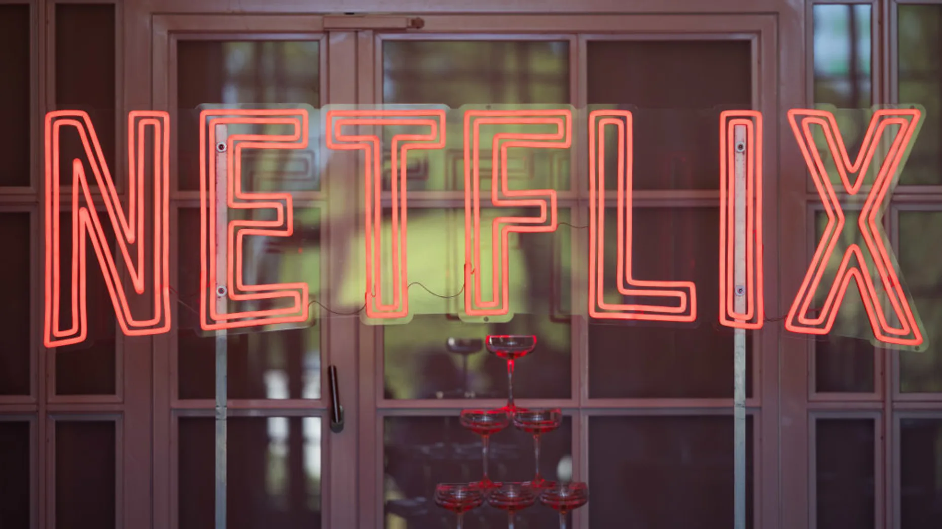 Netflix beklentileri aştı ancak faaliyet marjı tahmini yatırımcıları endişelendirdi