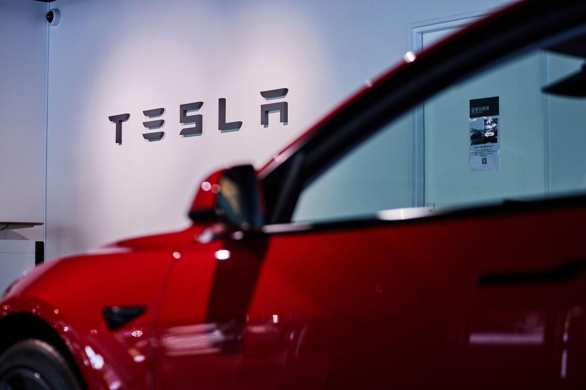 Tesla’nın satışları beklentileri kaçırdı, Elon Musk uyardı