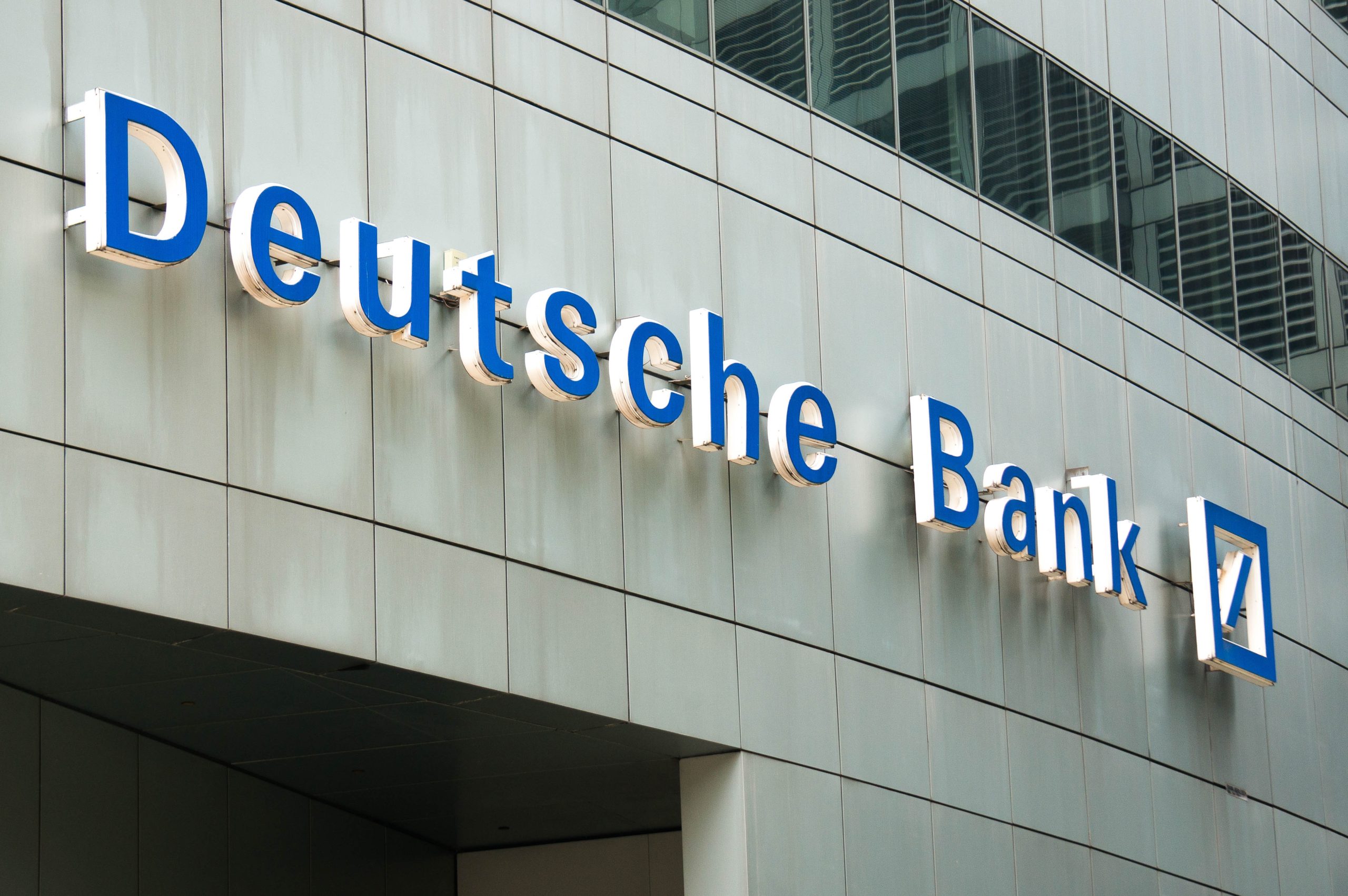 Deutsche Bank’ın gelir ve kârı arttı