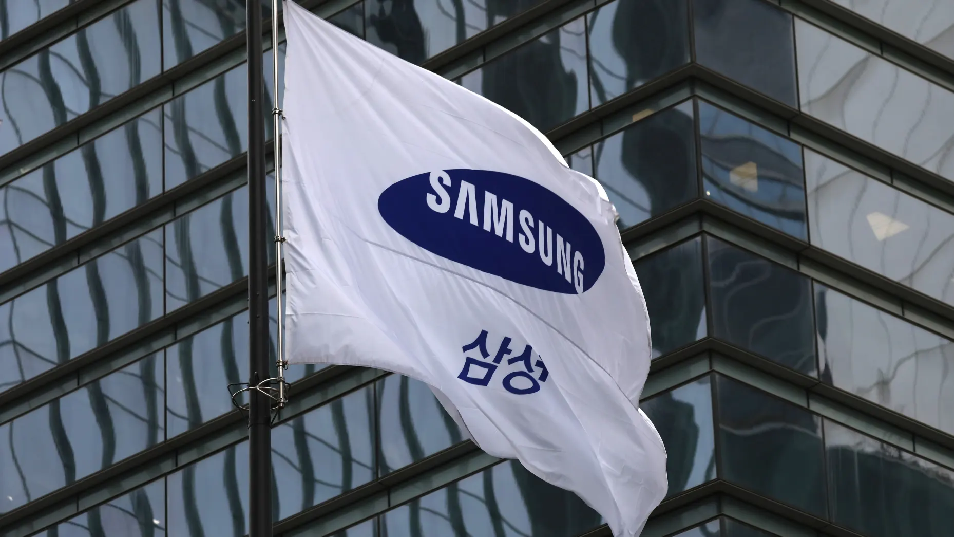 Tesla ve Samsung 16,5 milyar dolarlık çip anlaşması imzaladı
