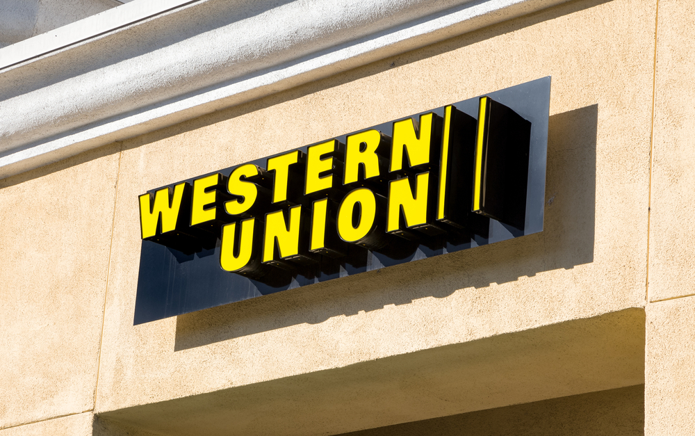 Western Union’ın kârı ve gelirleri düştü