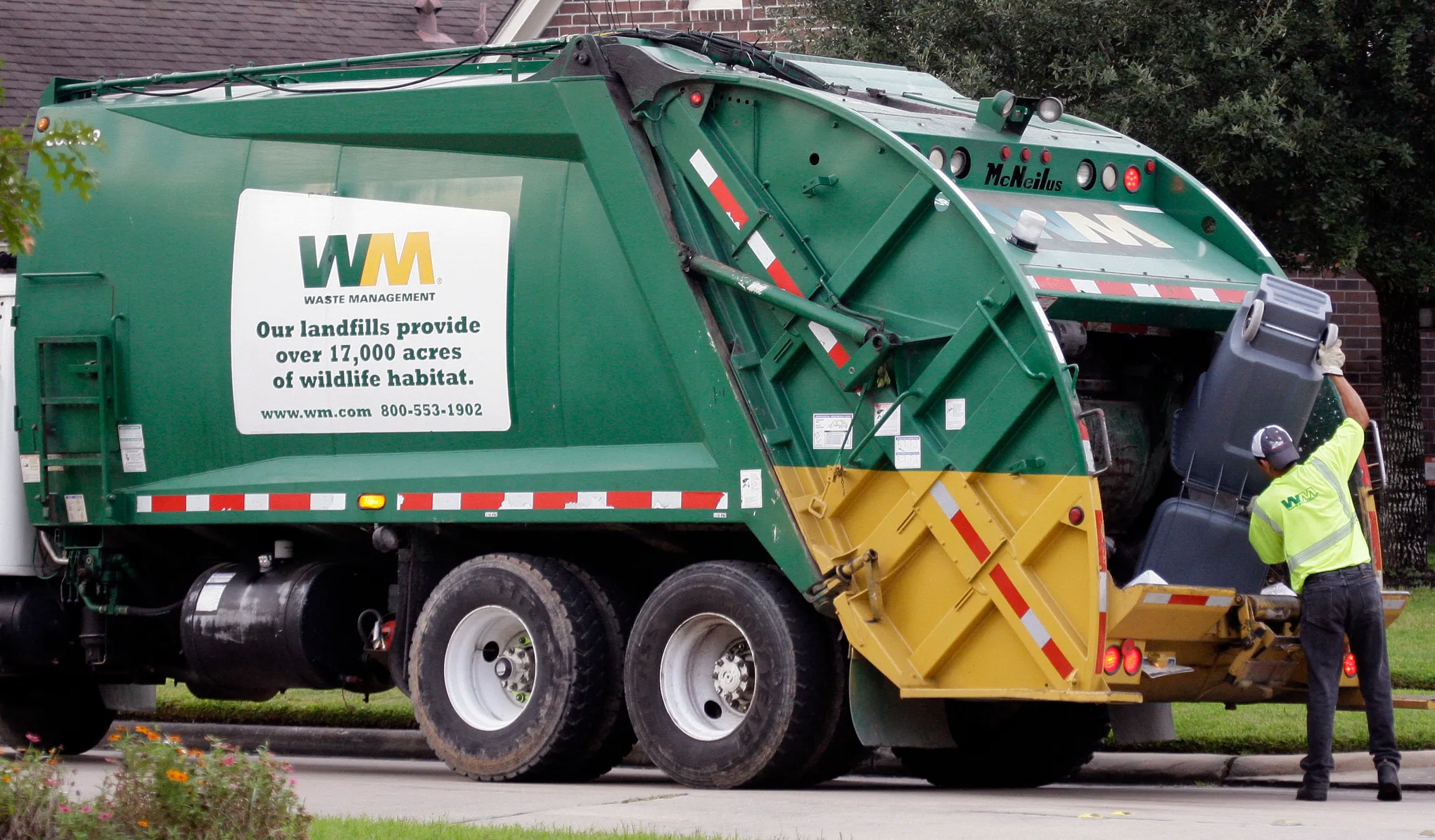 Waste Management ikinci çeyrekte beklentileri aştı