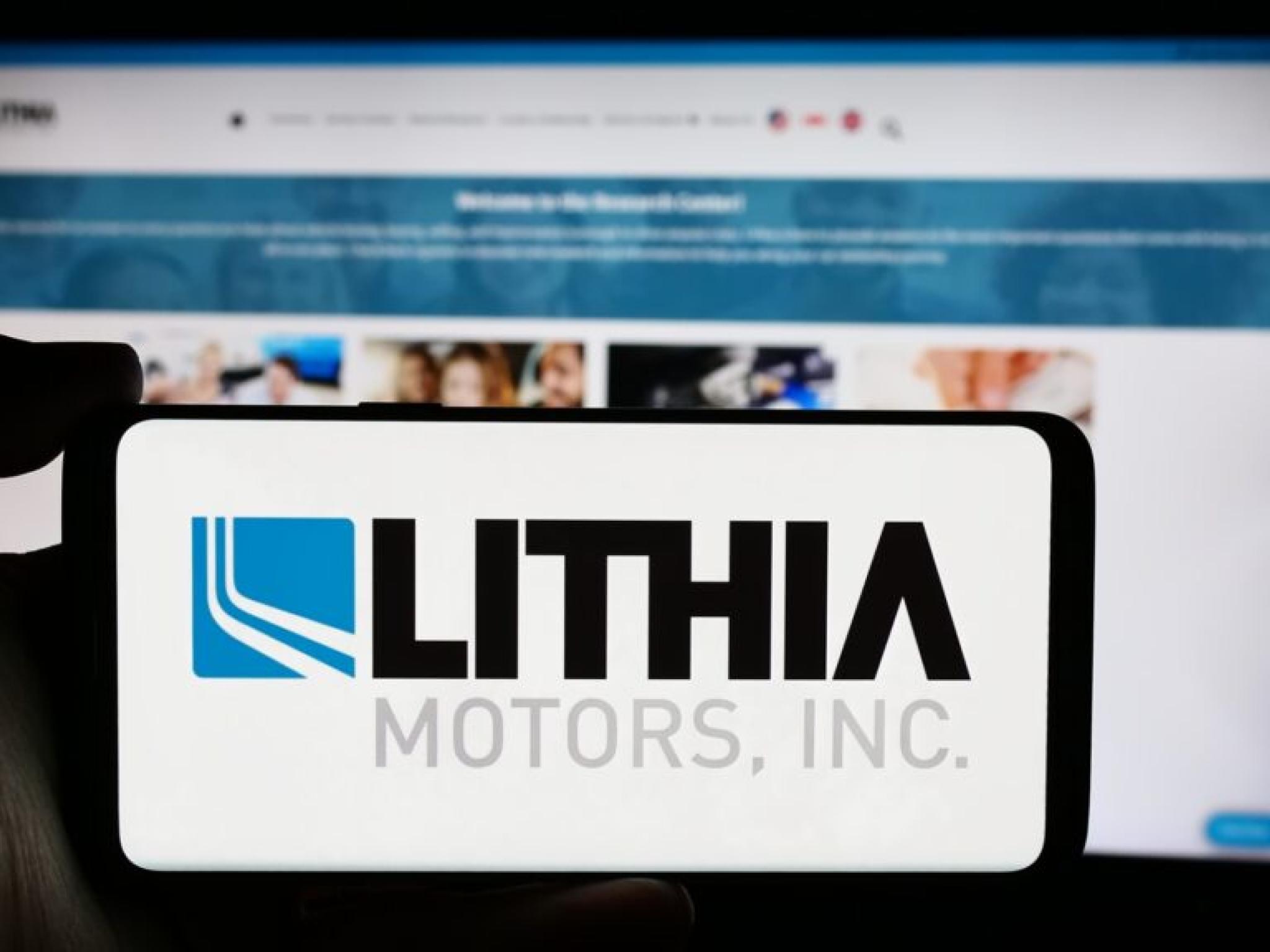 Lithia Motors ikinci çeyrekte kârını artırdı