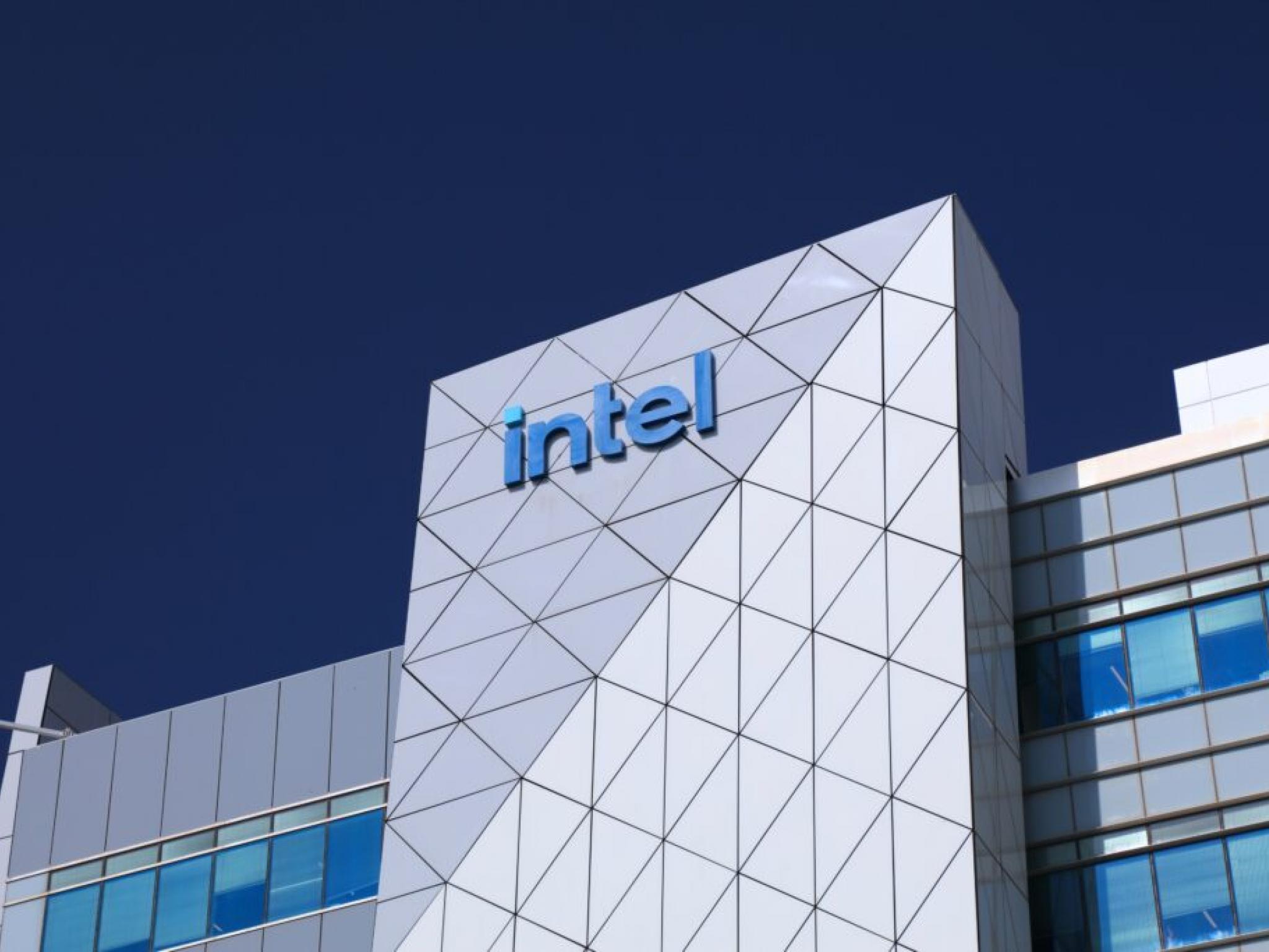 Intel’in toparlanma çabası sonuç vermeye başladı