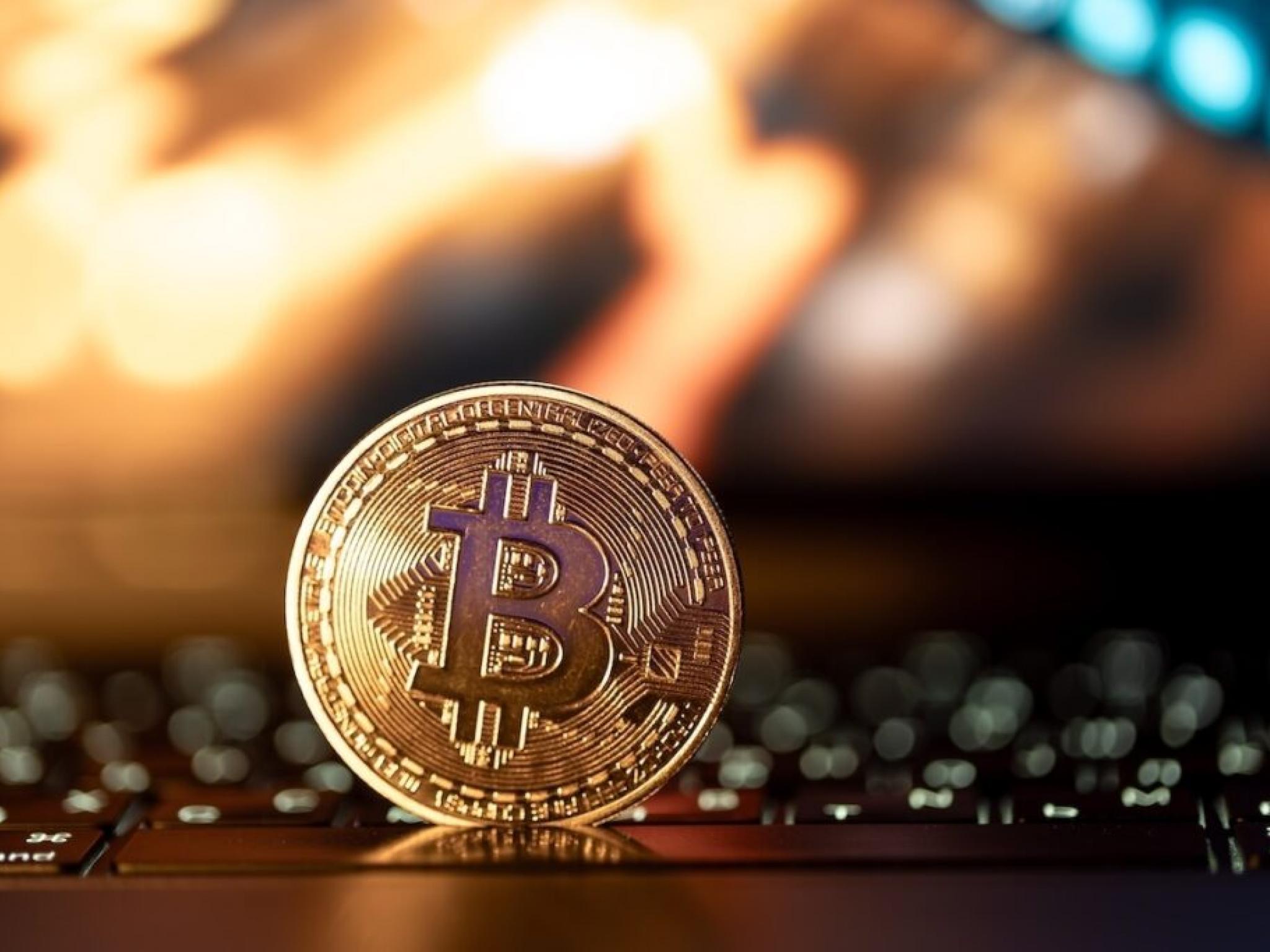 Kaldıraç kaosu sonrası Bitcoin’in büyük yatırımcıları alımlarına devam ediyor