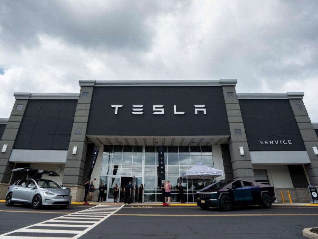 Tesla yapay zekâ asistanını Şanghay’da tescil ettirdi