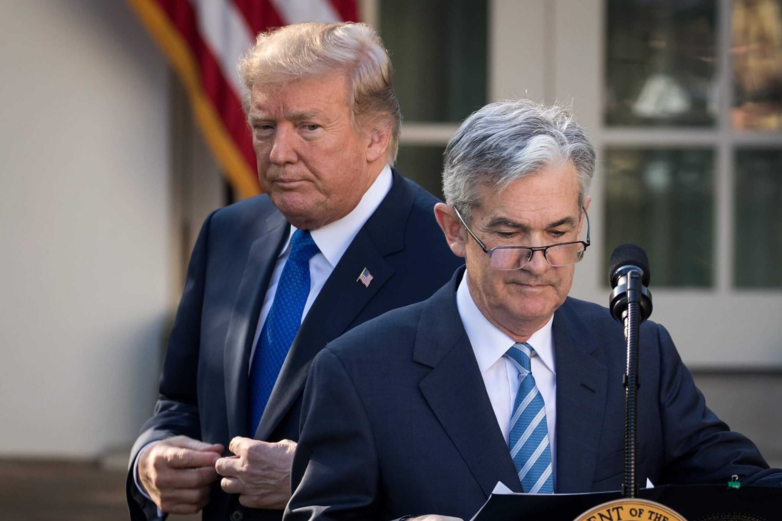 Powell savunmaya geçiyor, Trump’ın Fed’i devralma planına direniyor